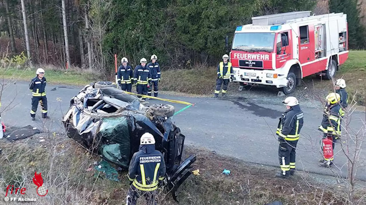 Bgld: Zwei Schwerverletzte nach Pkw-Schleuderer in Straßengraben in Oberschützen