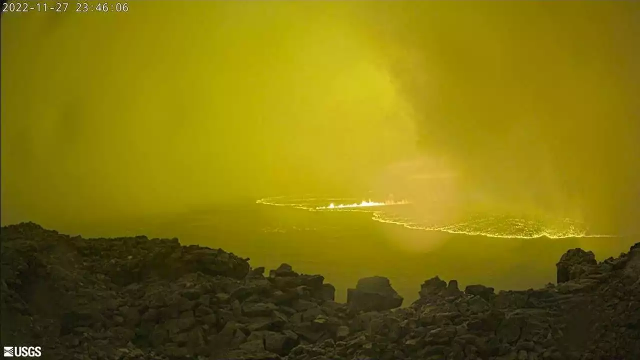 Hawaii's Mauna Loa volcano erupts for first time since 1984