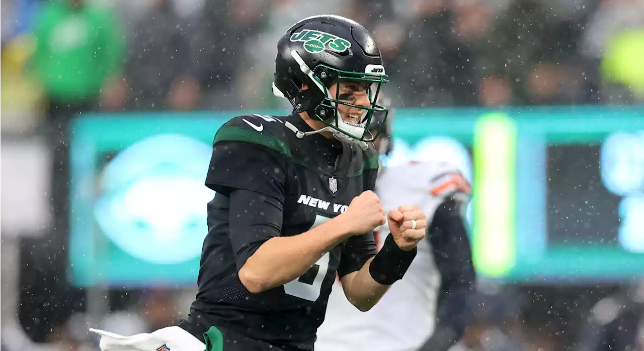 Mike White creates Jets QB controversy after dominant win over Bears