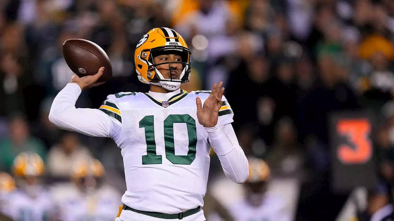 Packers' Jordan Love throws TD pass to Christian Watson on first drive after Aaron Rodgers leaves with injury