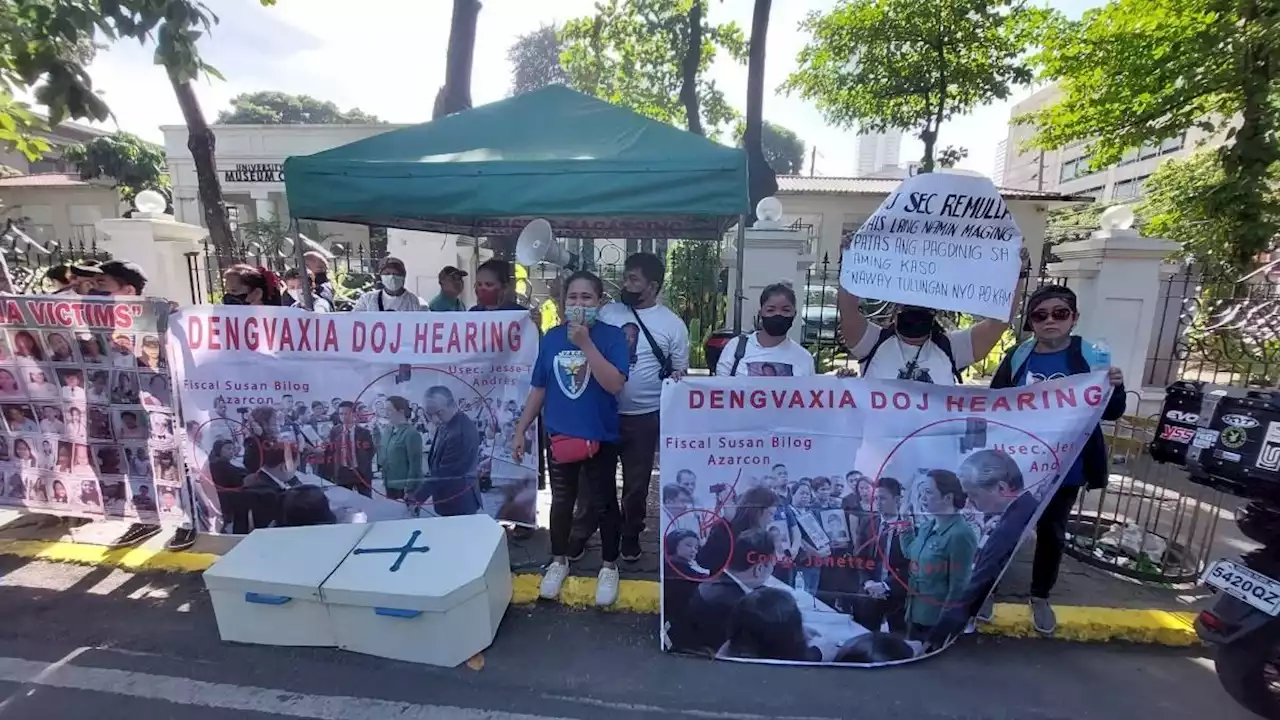 Parents of Dengvaxia-vaccinated kids protest before DOJ