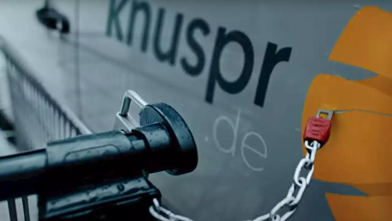 Schaurige Weihnachtskampagne: Knuspr und der Angriff der Killer-Einkaufswagen