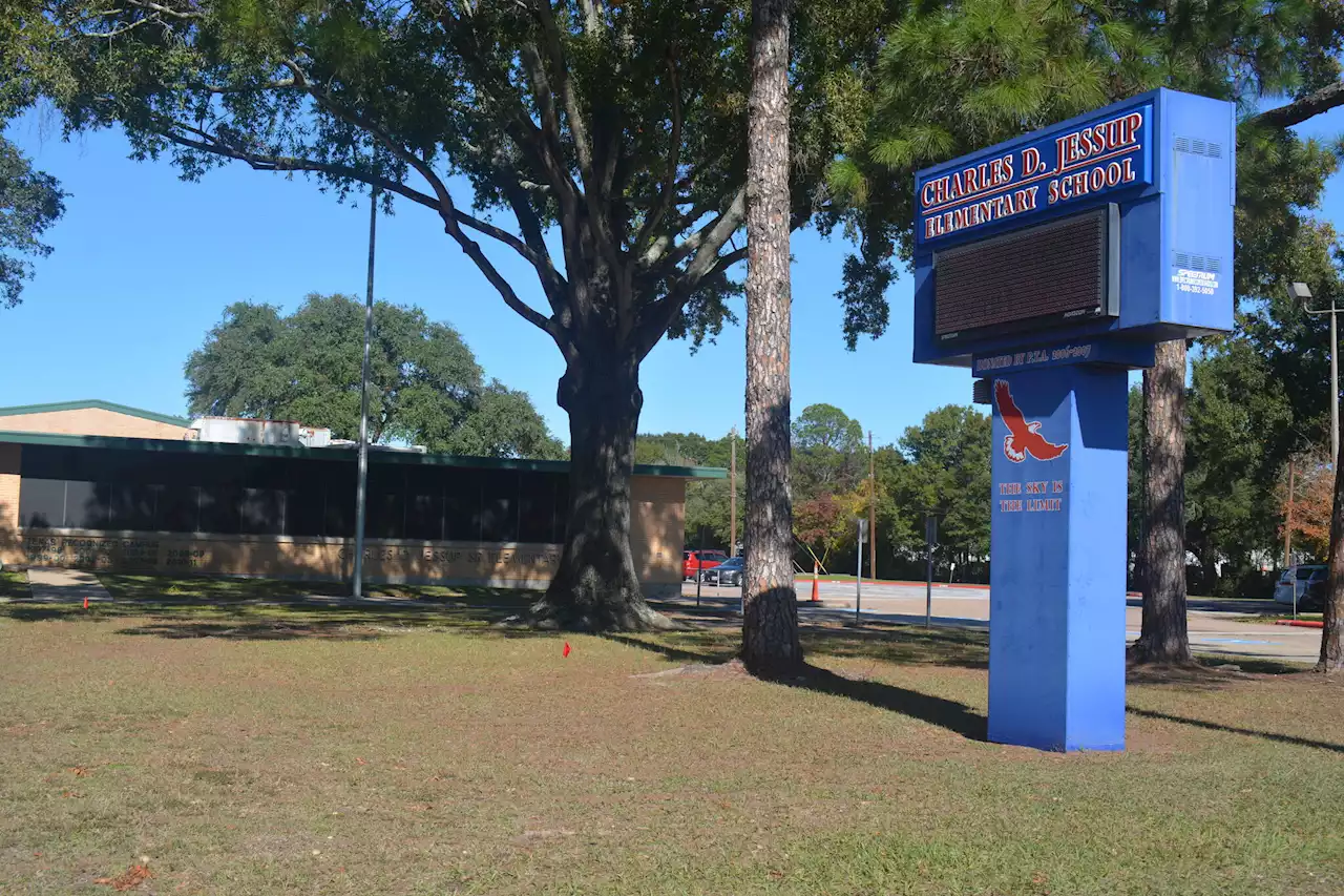 Pasadena ISD mulls whether to cancel Tuesday classes as Houston's boil water notice continues