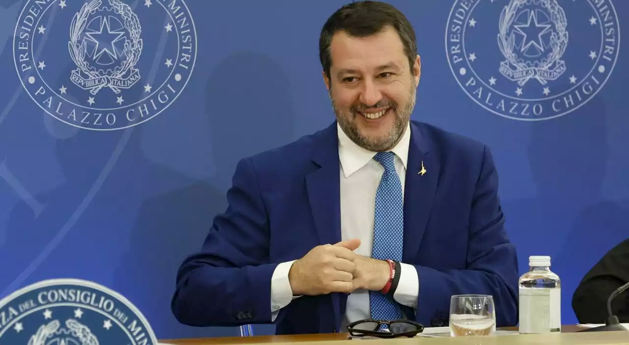 Salvini: «In Sardegna ponte bloccato per le trote, non succede in nessun altro Paese»