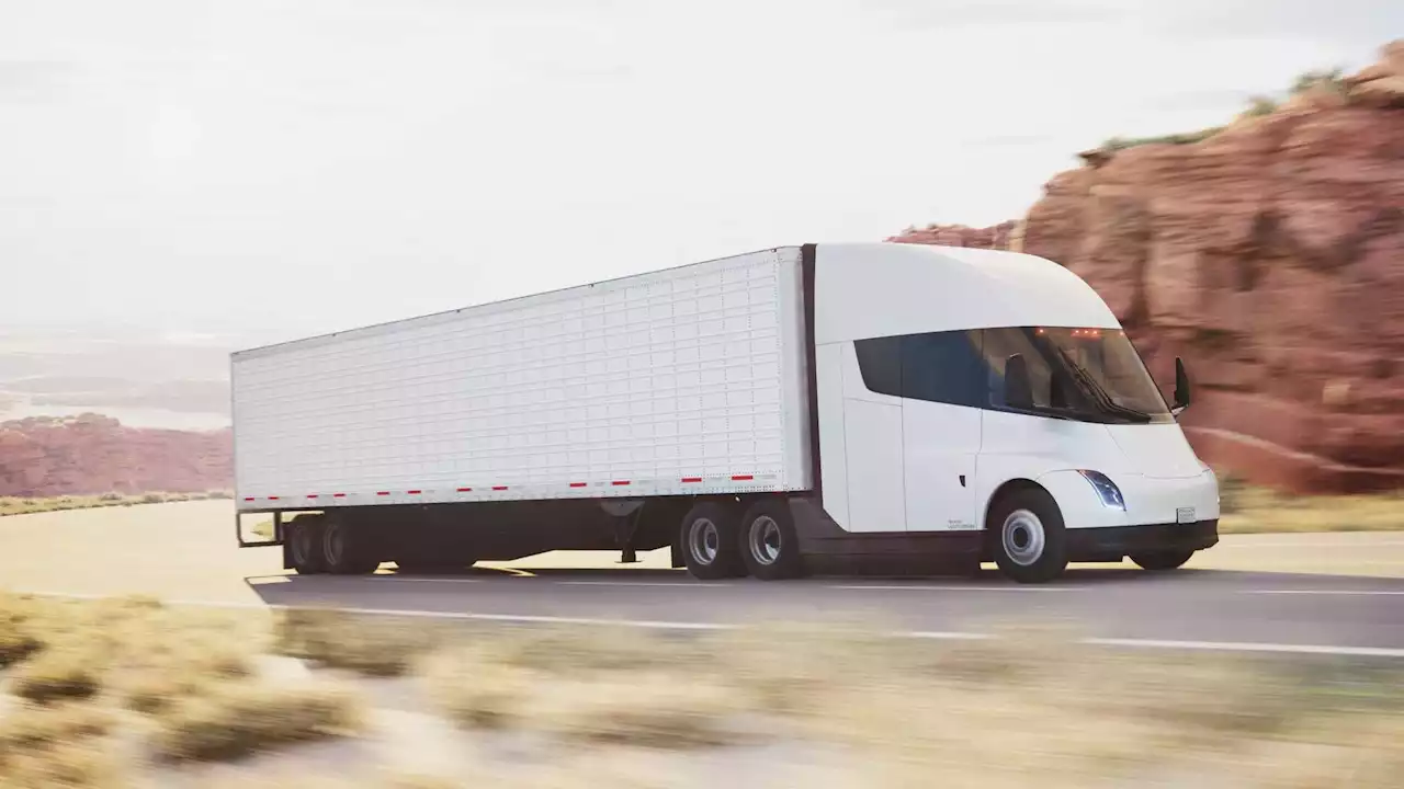 Elon Musk: Fully Loaded Tesla Semi Just Completed 500-Mile Drive