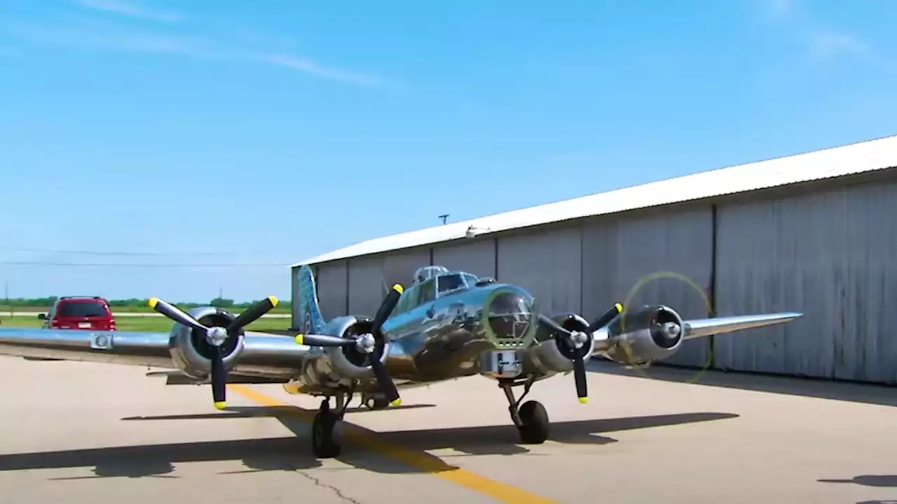 A Pilot Built a 1:3 Scale B-17 Bomber Replica That Actually Flies