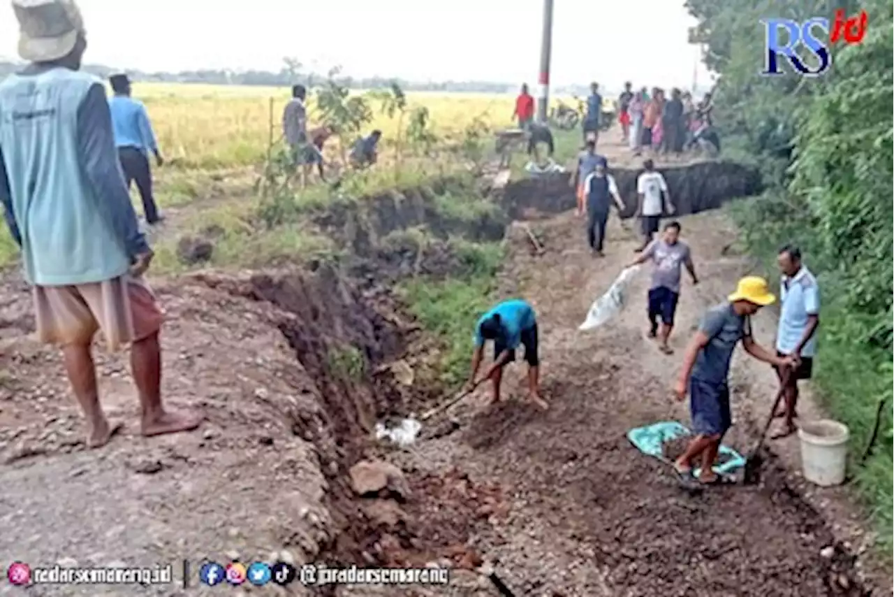 Masih Terjadi Pergeseran Tanah di Sekitar Amblesan Jalan Penghubung Desa Kalijambe – Desa Purworejo