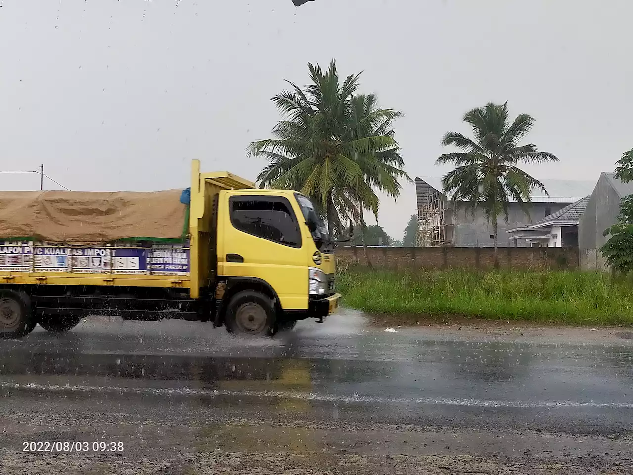 Prakiraan Cuaca Ekstrem di Lampung, Waspada di 7 Wilayah Ini Hujan Lebat Disertai Angin Kencang