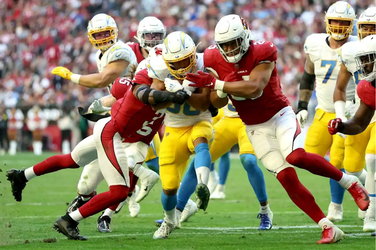 Chargers take last-minute gamble and beat Cardinals