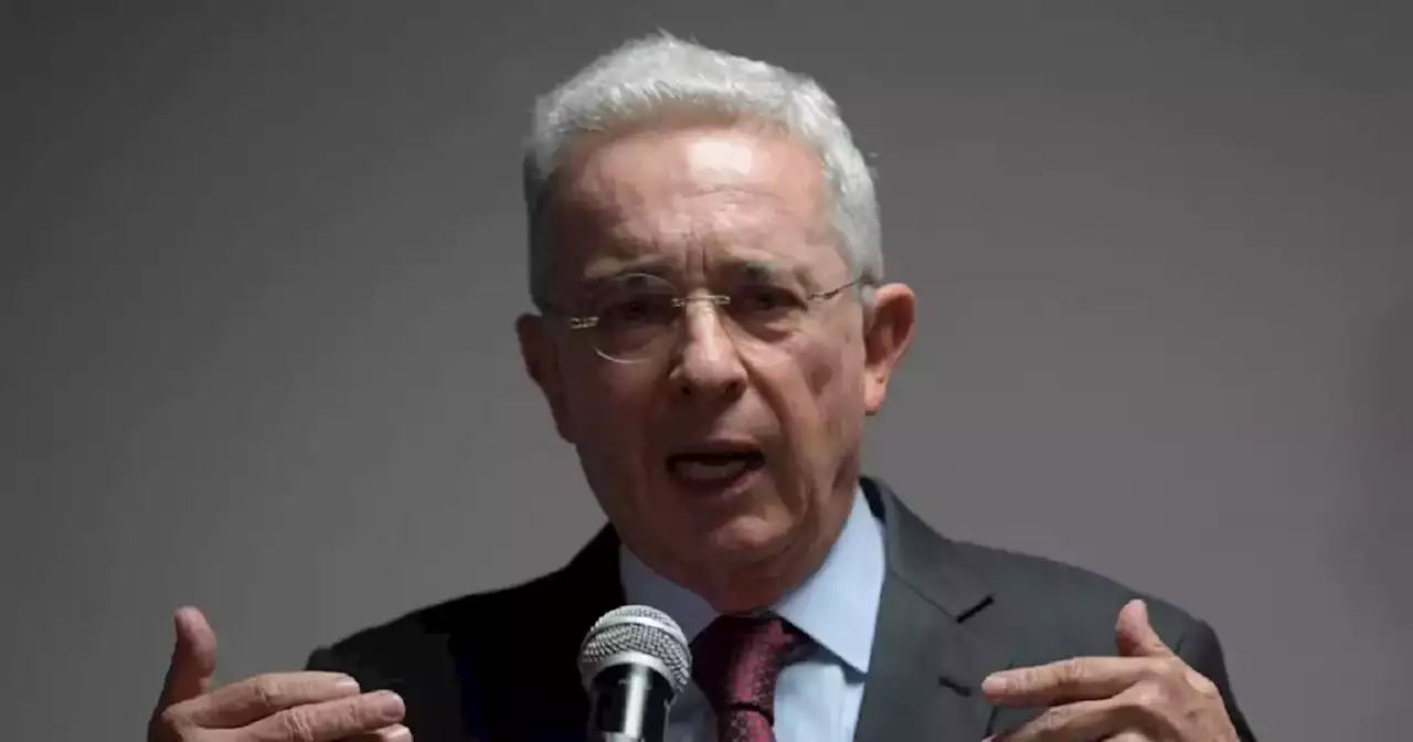 Álvaro Uribe piensa hacer una coalición para ganar la Alcaldía de Medellín