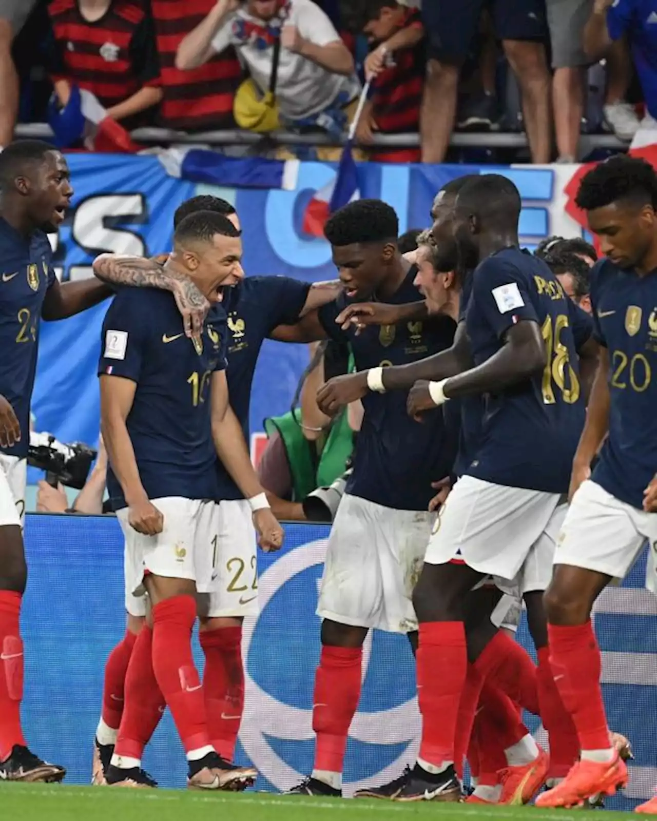 Les coulisses du début de Coupe du monde réussi de l'équipe de France