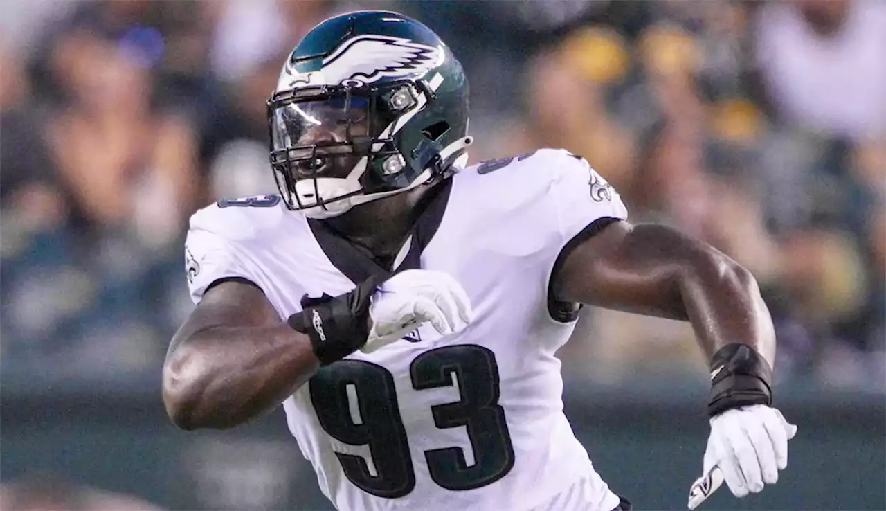 Surrounded by Experience, Eagles' Milton Williams Soaking It All in