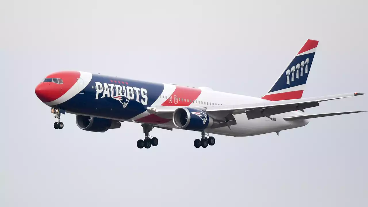 Patriots Team Plane Flies UVA Football Players to Teammates' Funerals