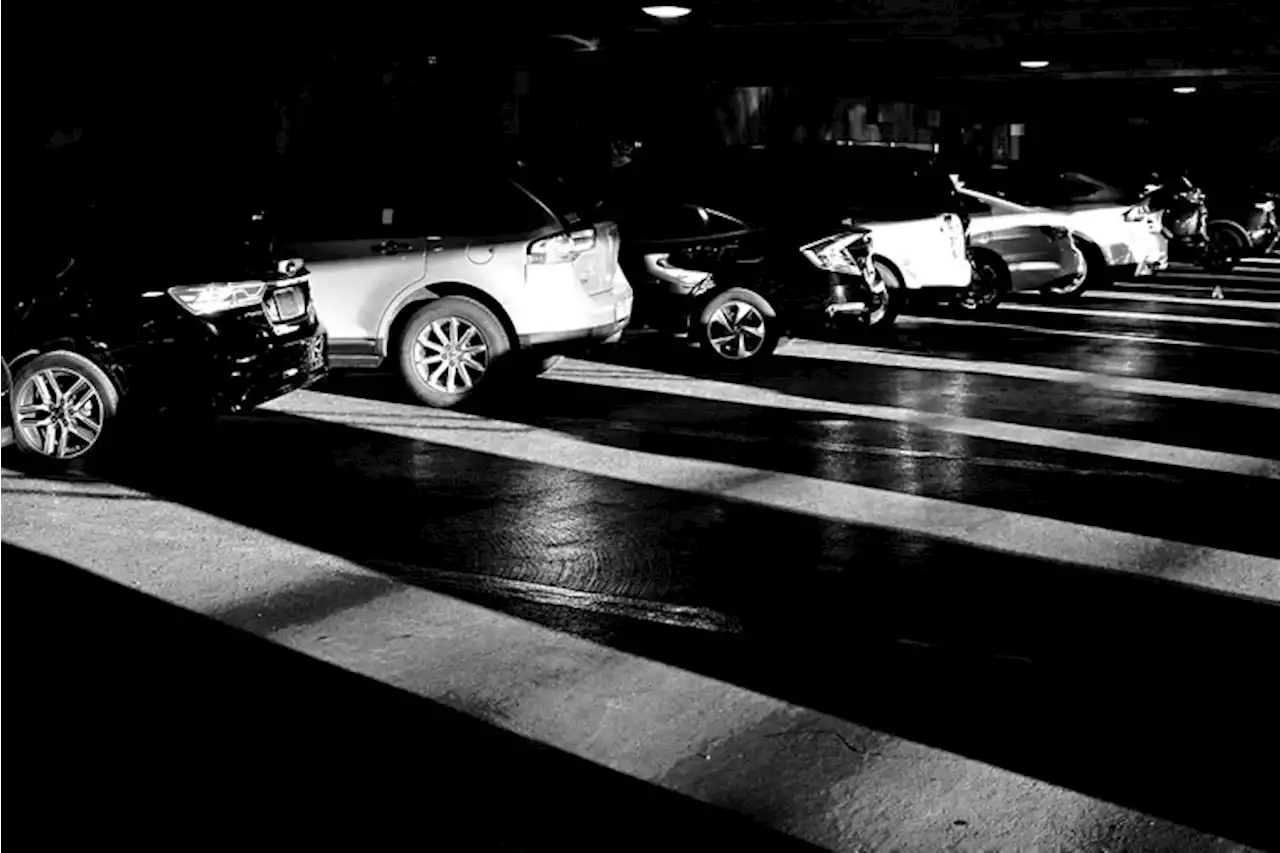A world in B&W | Scene Through the Lens