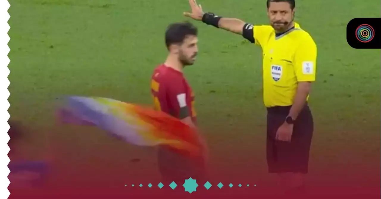 Hombre con bandera LGBTIQ+ invadió cancha en Catar durante el juego Portugal vs. Uruguay - Pulzo