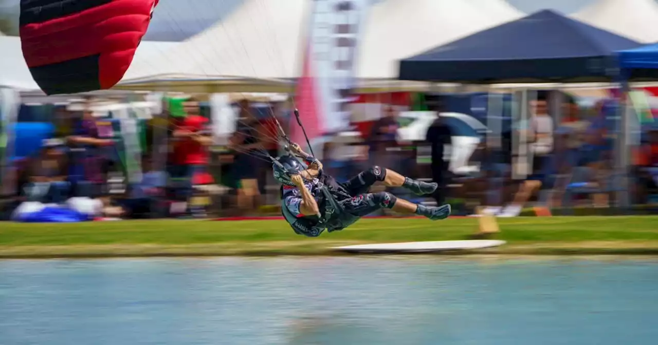 Skydiver Jason Sanders swoops into the record book at global championships