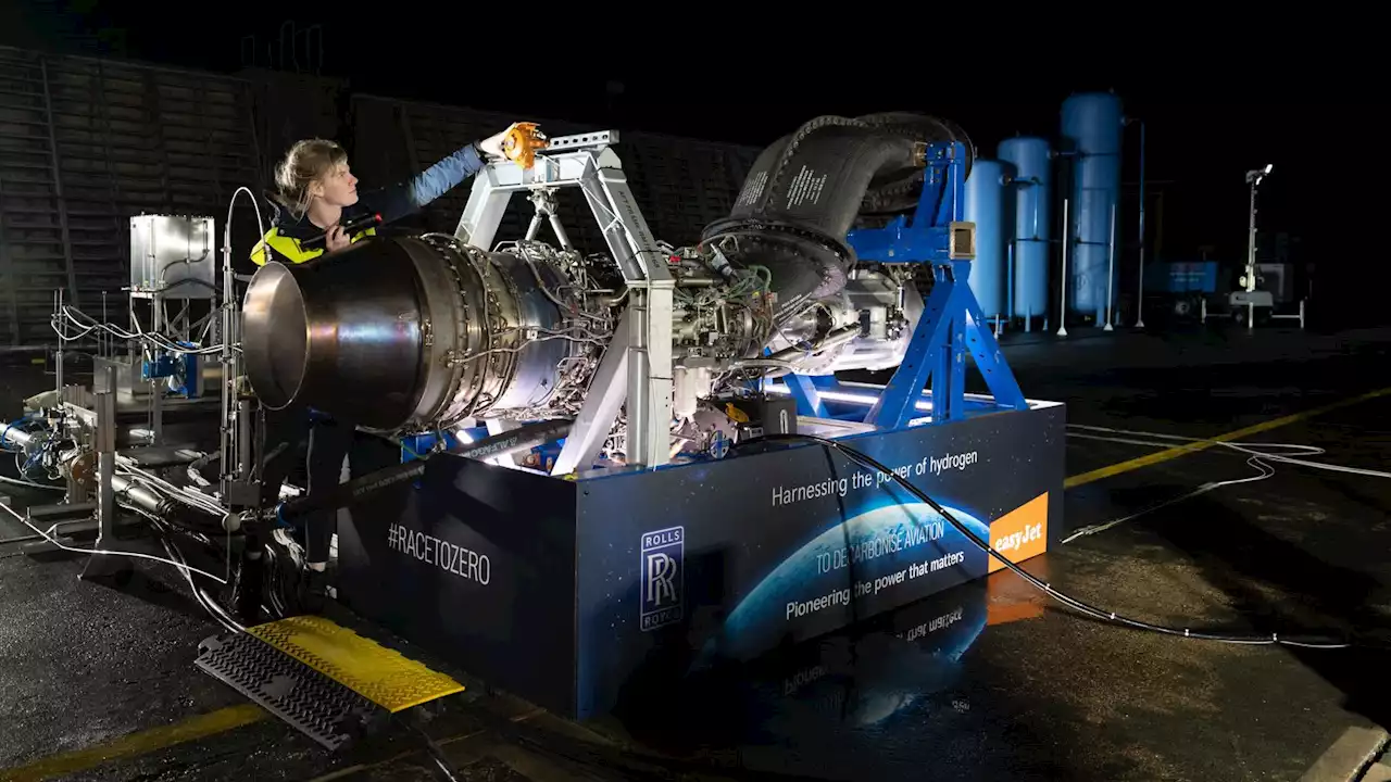 'Guilt-free flying': Rolls-Royce and easyJet test aircraft engine running on hydrogen