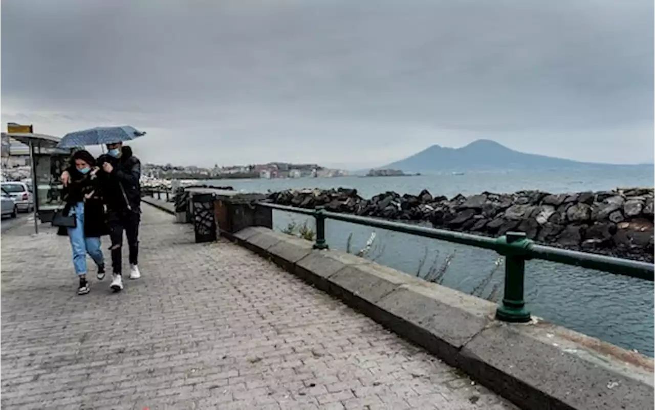 Meteo, allerta per Regioni al Sud: rischio nubifragi in Campania