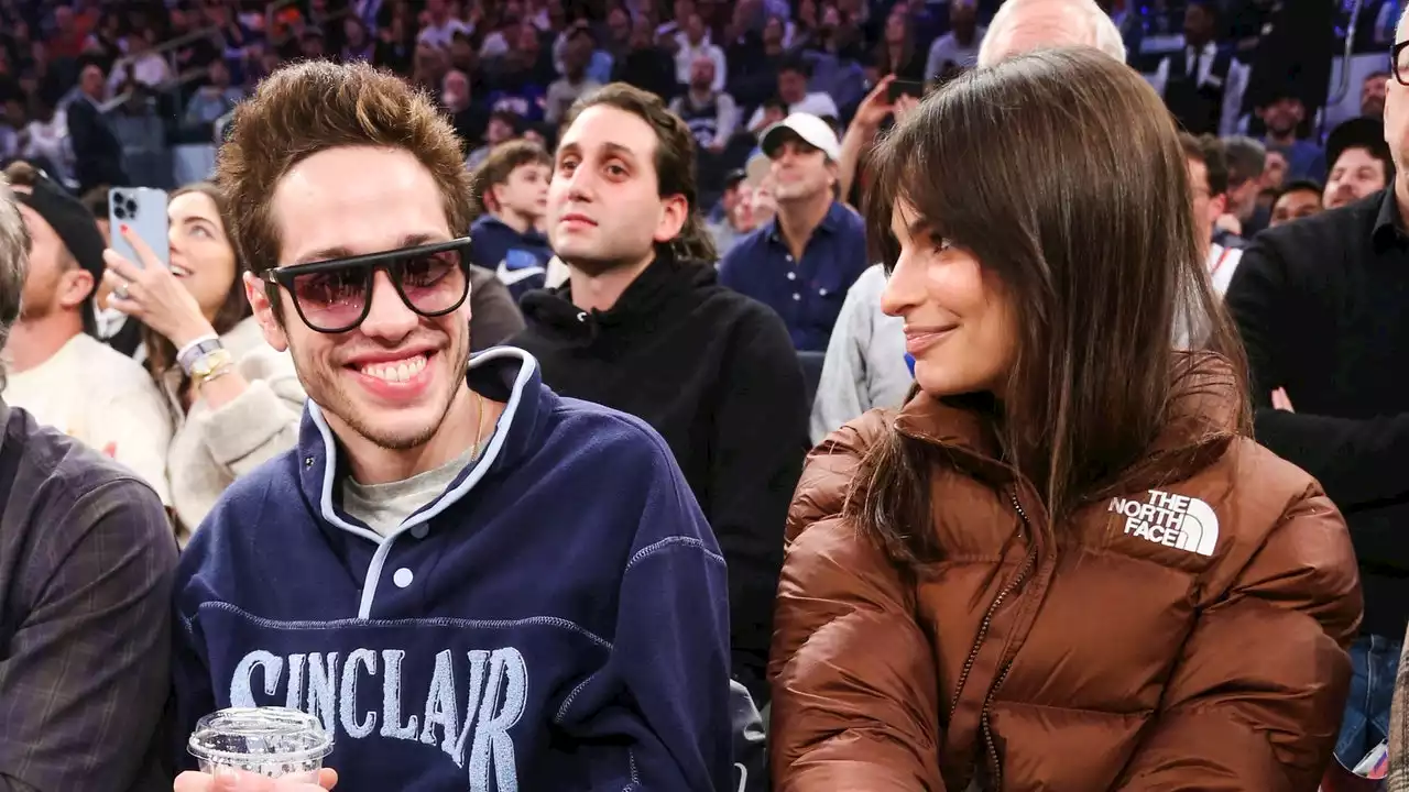 Emily Ratajkowski et Pete Davidson ont accordé leurs looks comfy pour leur première apparition officielle