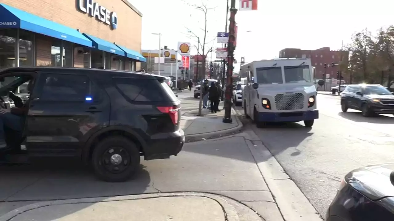 Chicago attempted robbery: Woman arrested after taking bag of money from armored truck outside bank