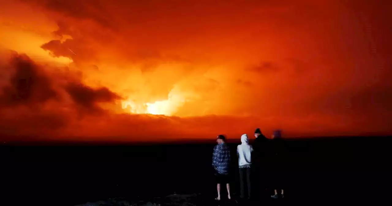 Residents of Hawaii’s Big Island told to prepare for worst-case scenario as Mauna Loa erupts