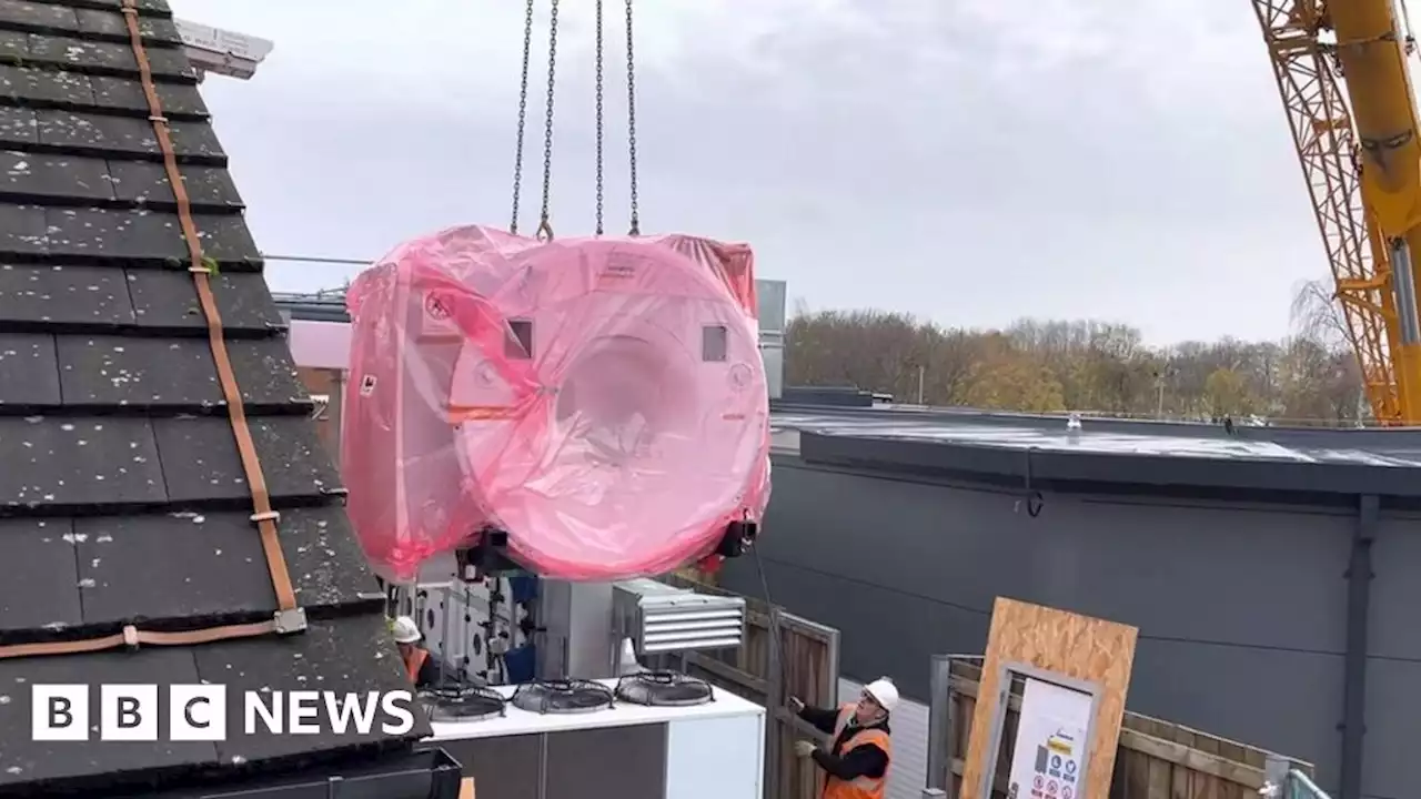 Chesterfield hospital sees £1.5m MRI scanner craned into place