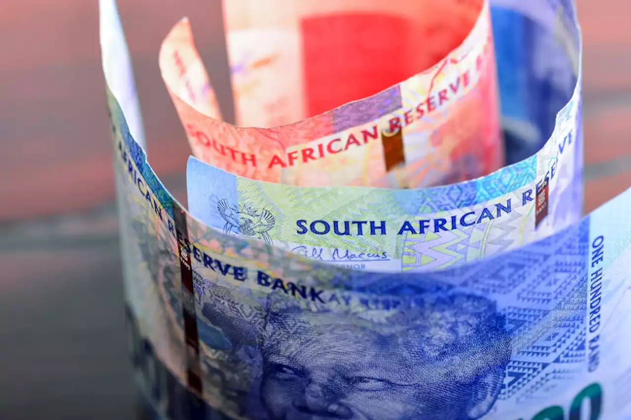 Government considering new ‘job seeking’ grant for South Africa