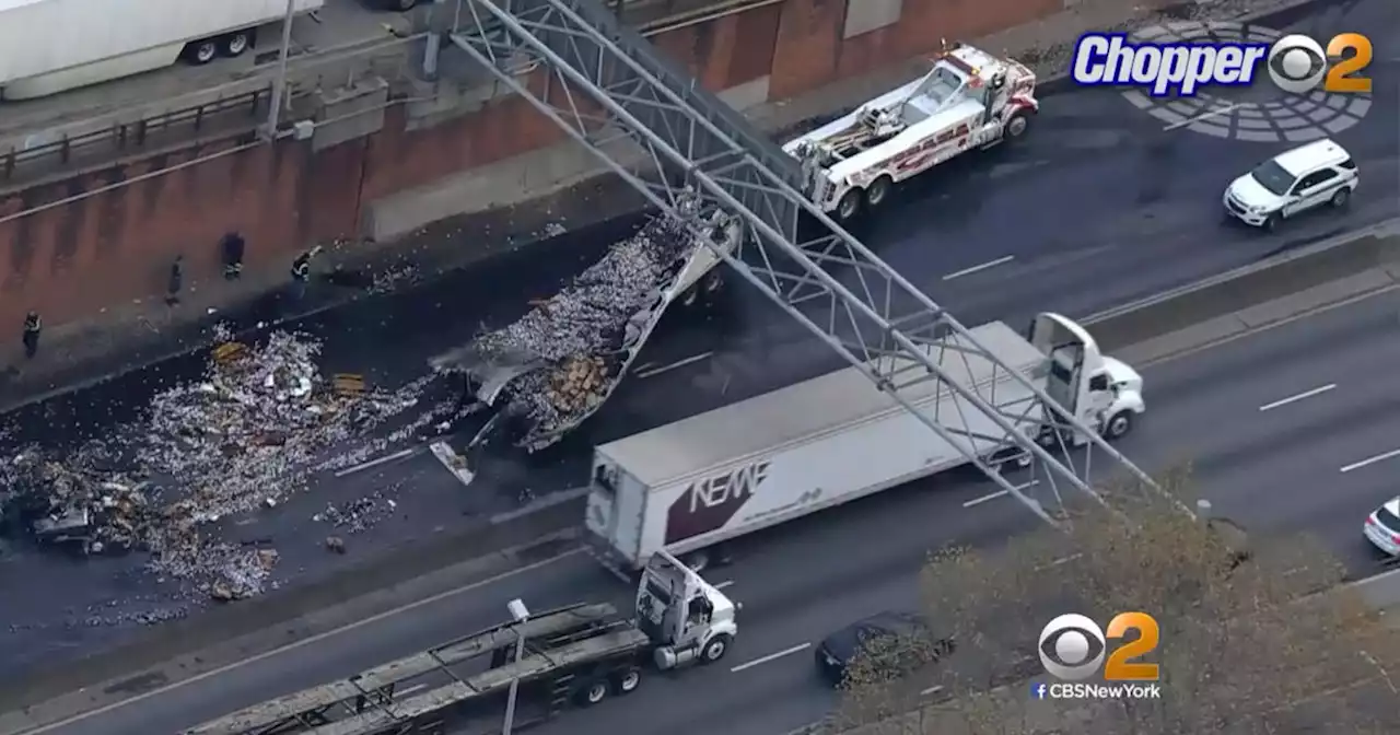 Deadly crash on the Cross Bronx Expressway kills 1, creates traffic nightmare