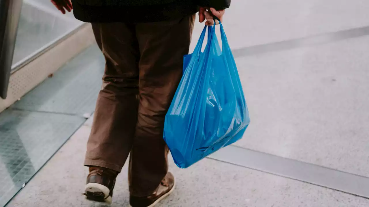 New stats suggest Canadians kicking some plastic habits as ban looms