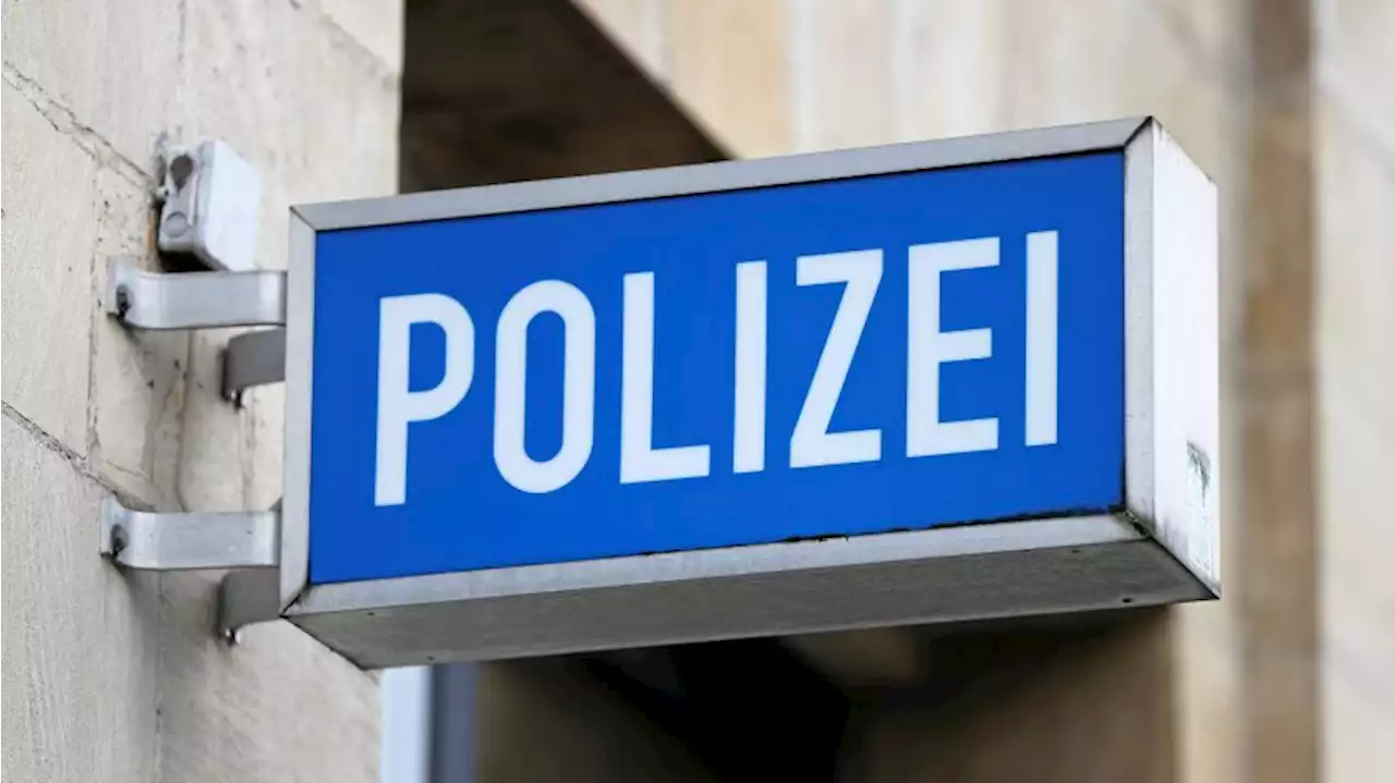 Zwei Männer überfallen Juwelier auf Kantstraße