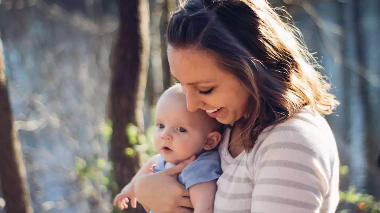 Agressée alors qu'elle met son bébé dans sa voiture, elle découvre qu'elle est mourante