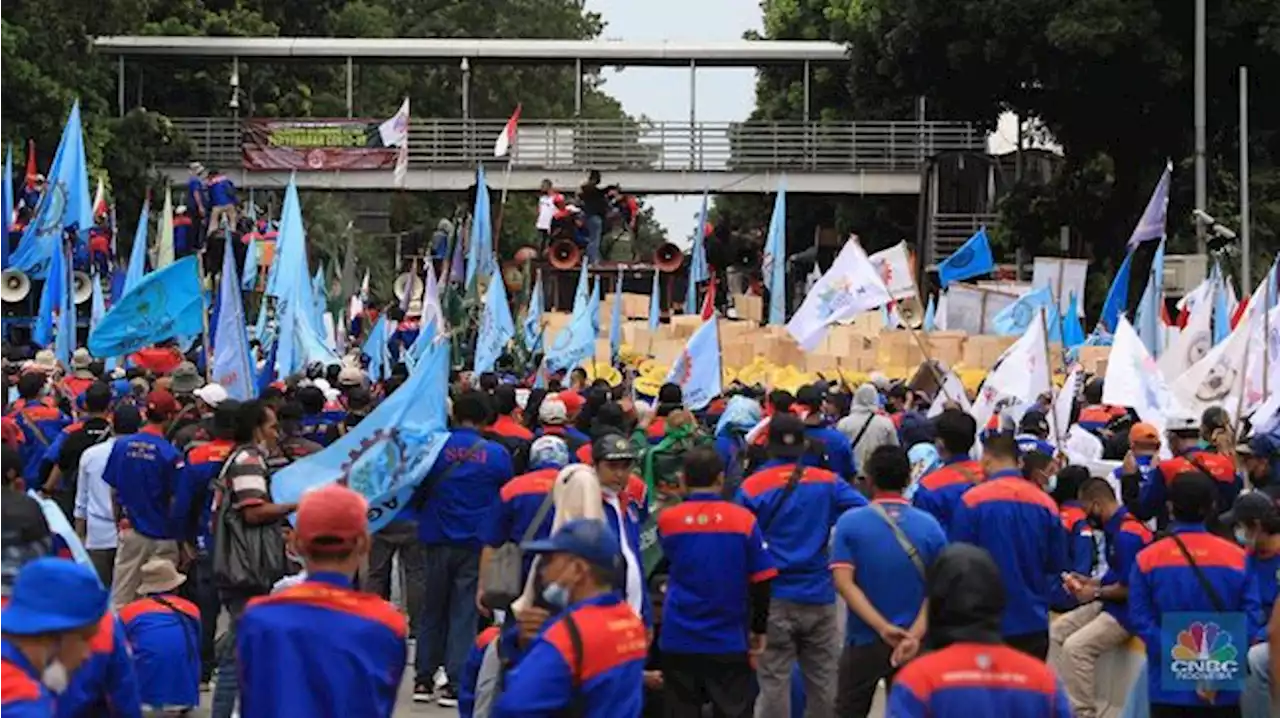 UMP Naik Cuma Jaga Daya Beli, Tak Bikin Ekonomi RI Ngebut