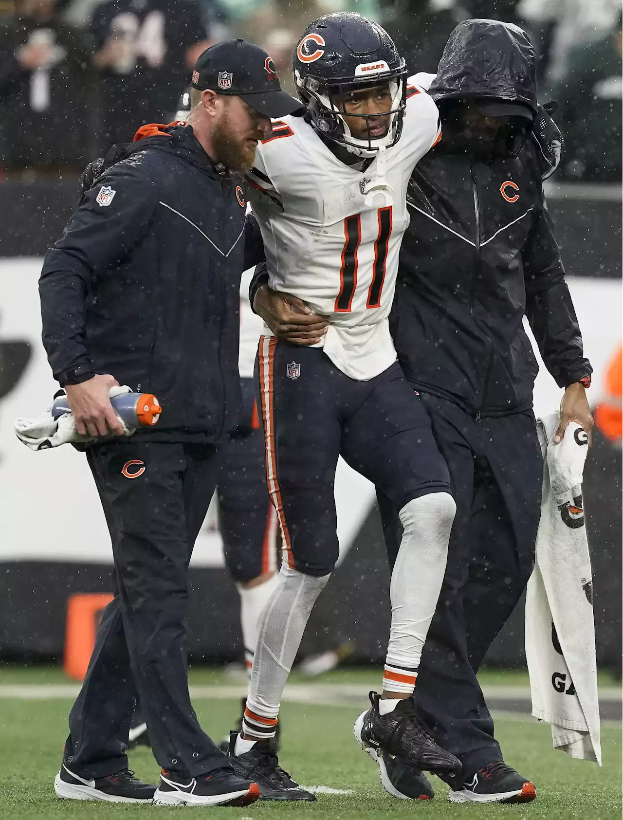 5 Things on the Bears: 'Great leader' Mooney out for season; team stays upbeat; more