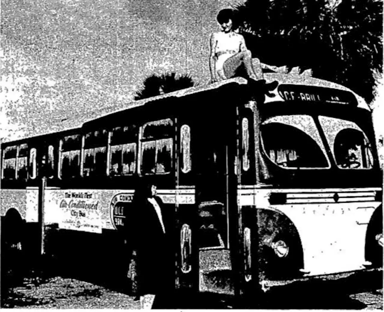 World’s first air-conditioned public bus debuted in San Antonio 77 years ago