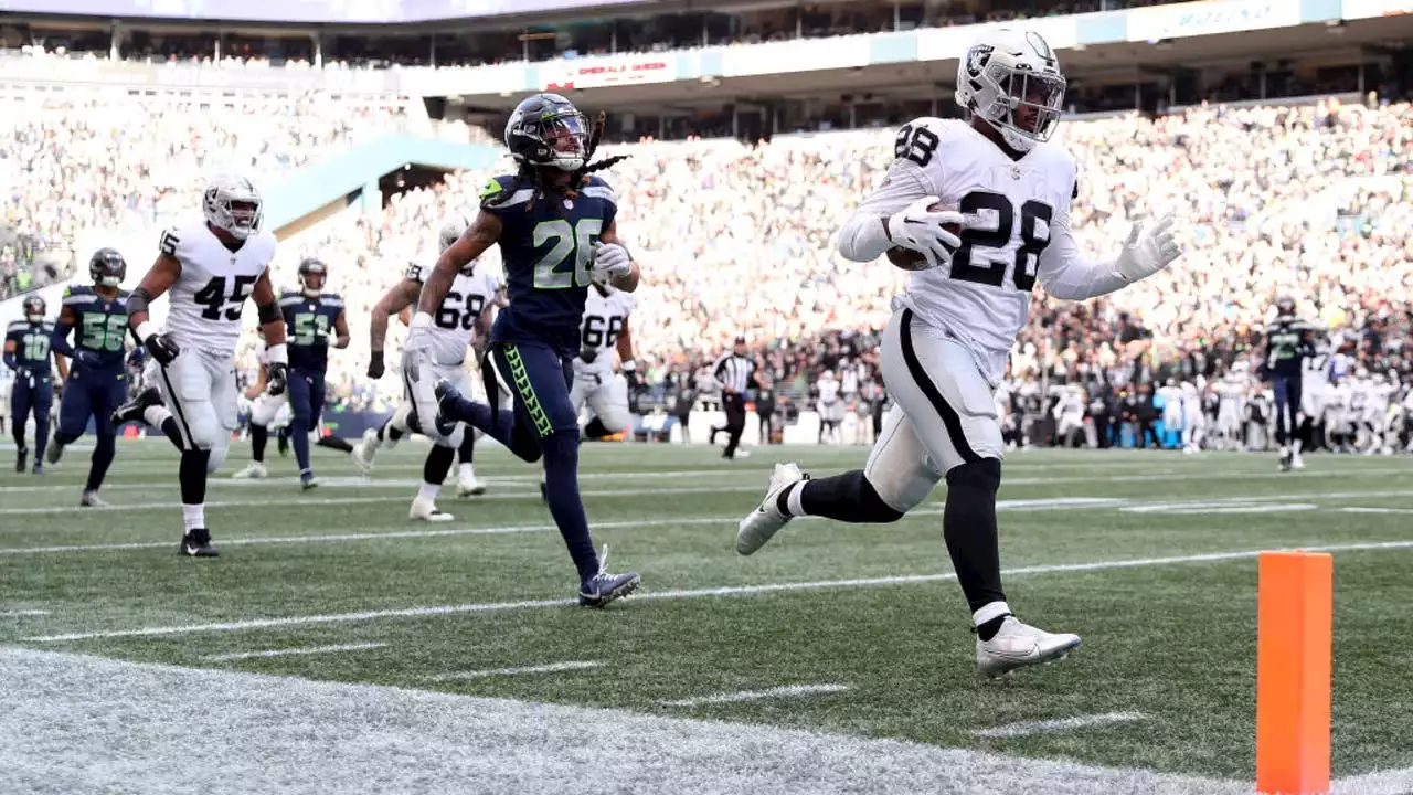 Seahawks Notebook: Back to run defense drawing board after loss to Raiders