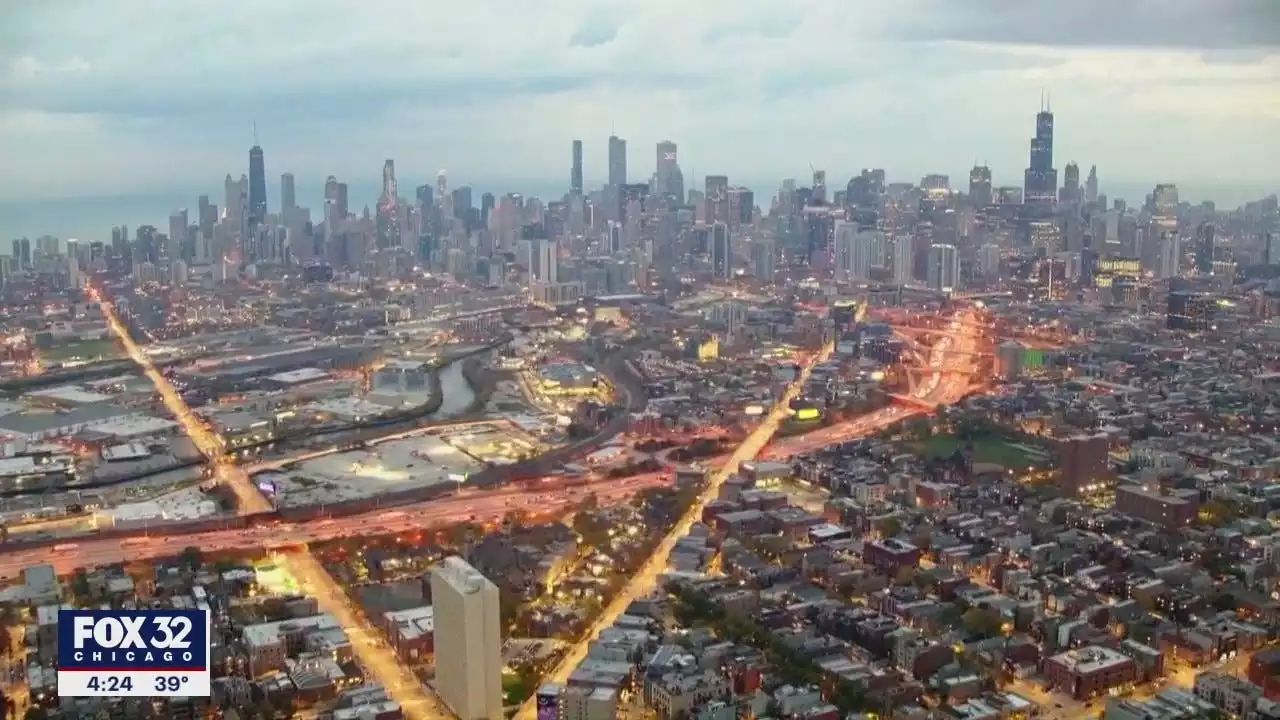 Chicago braces for strong winds, sharp temperature drop Tuesday night