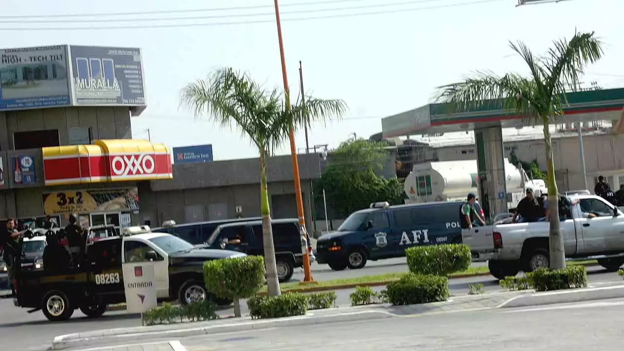 Cartel leader's arrest in Mexican border city Nuevo Laredo causes violence, forces schools to cancel classes