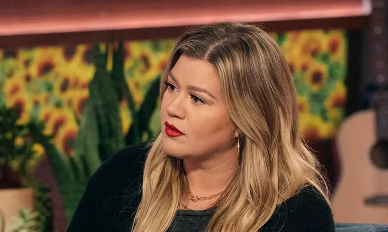 Kelly Clarkson left terrified on show over Sarah Hyland's 'insane' roommate experience