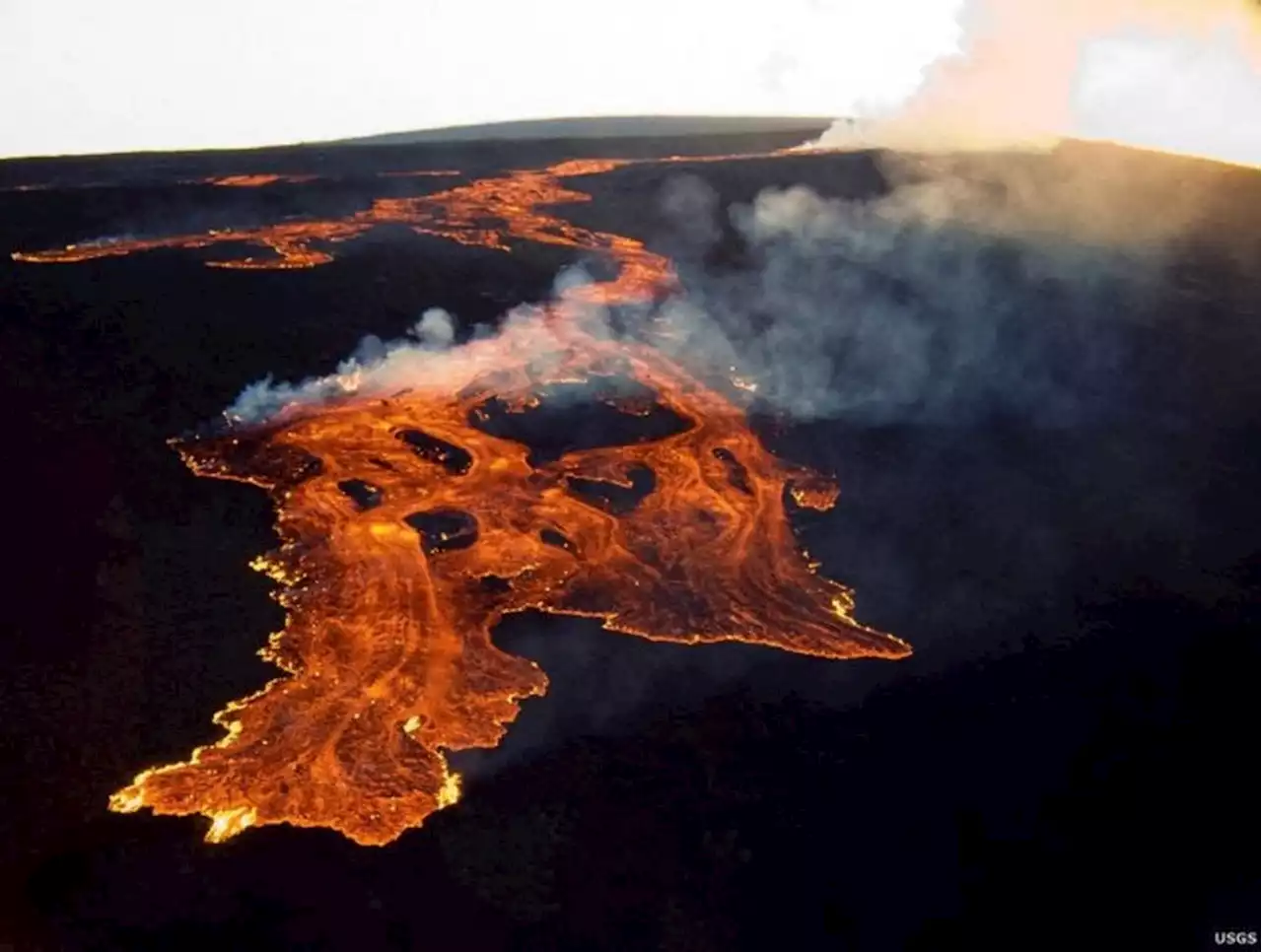 Maior vulcão do mundo entra em erupção no Havaí pela primeira vez em 40 anos