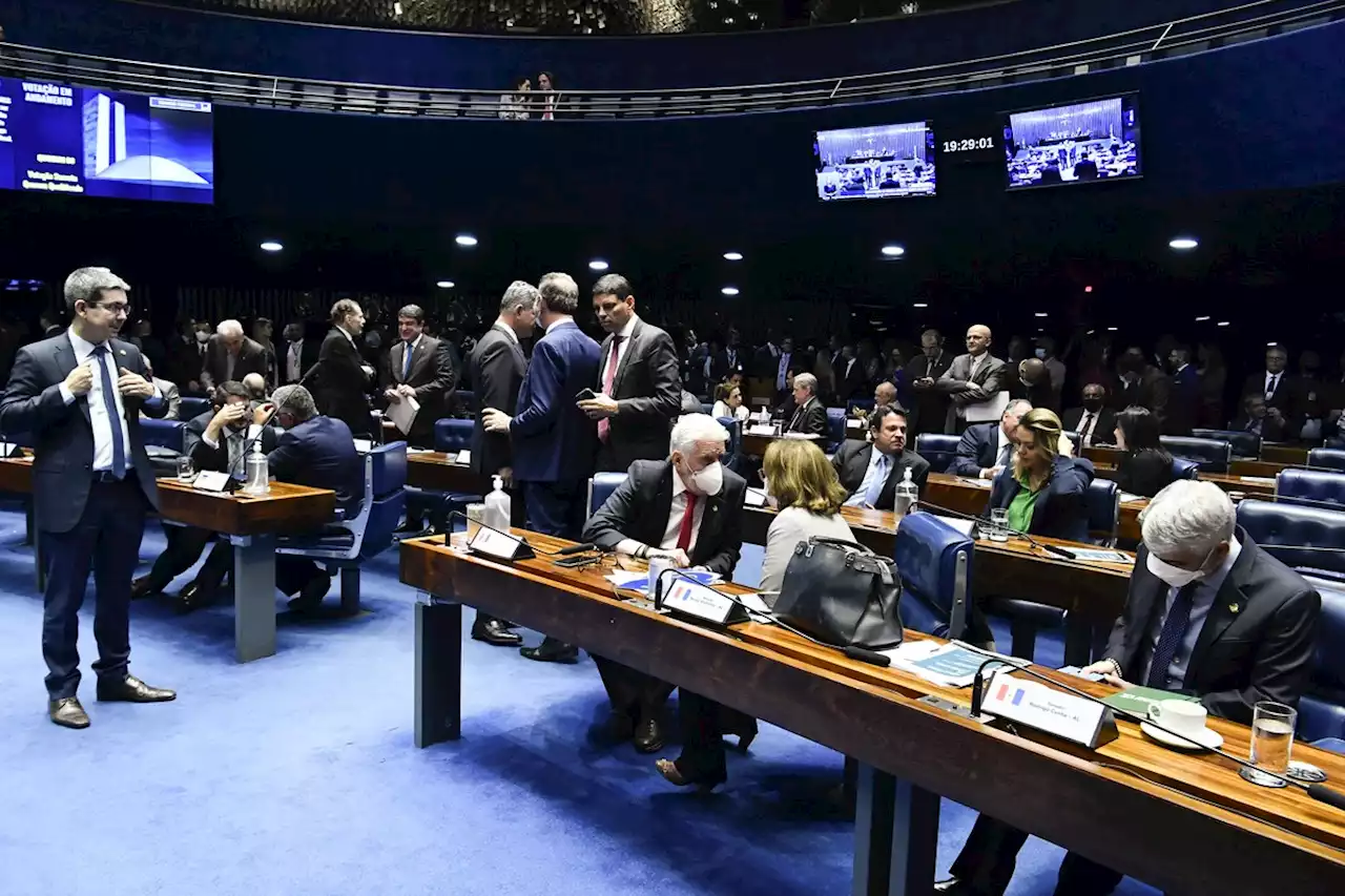 'PEC da Transição': equipe de Lula fecha texto da proposta e colhe assinaturas no Senado