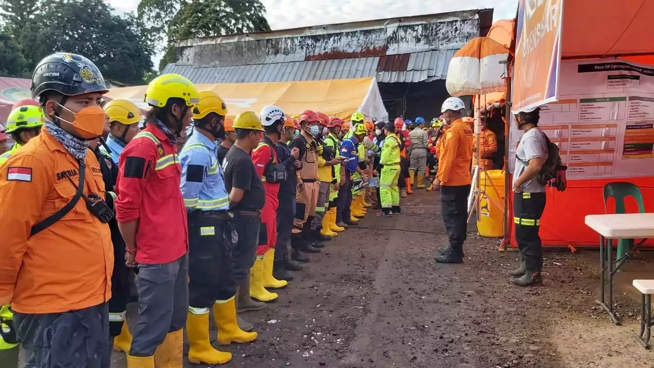 Basarnas Lanjutkan Pencarian 9 Korban Gempa Cianjur