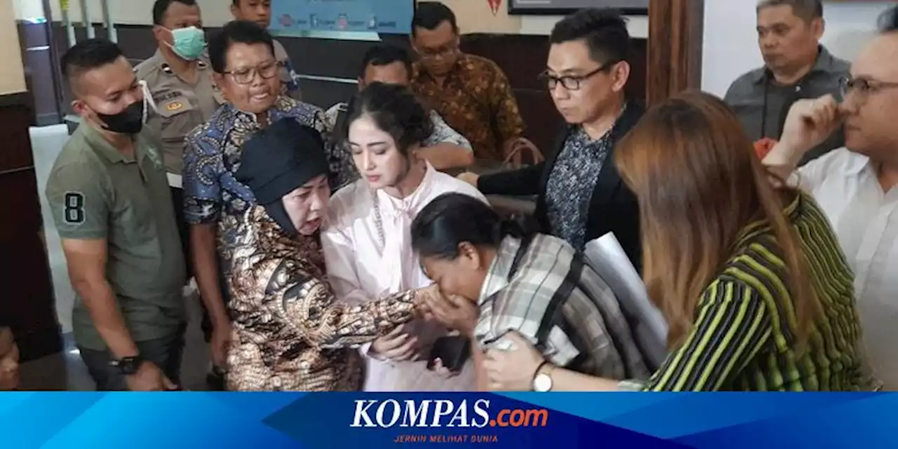 Ibu Dewi Perssik Sering Sakit karena Anaknya Dihina