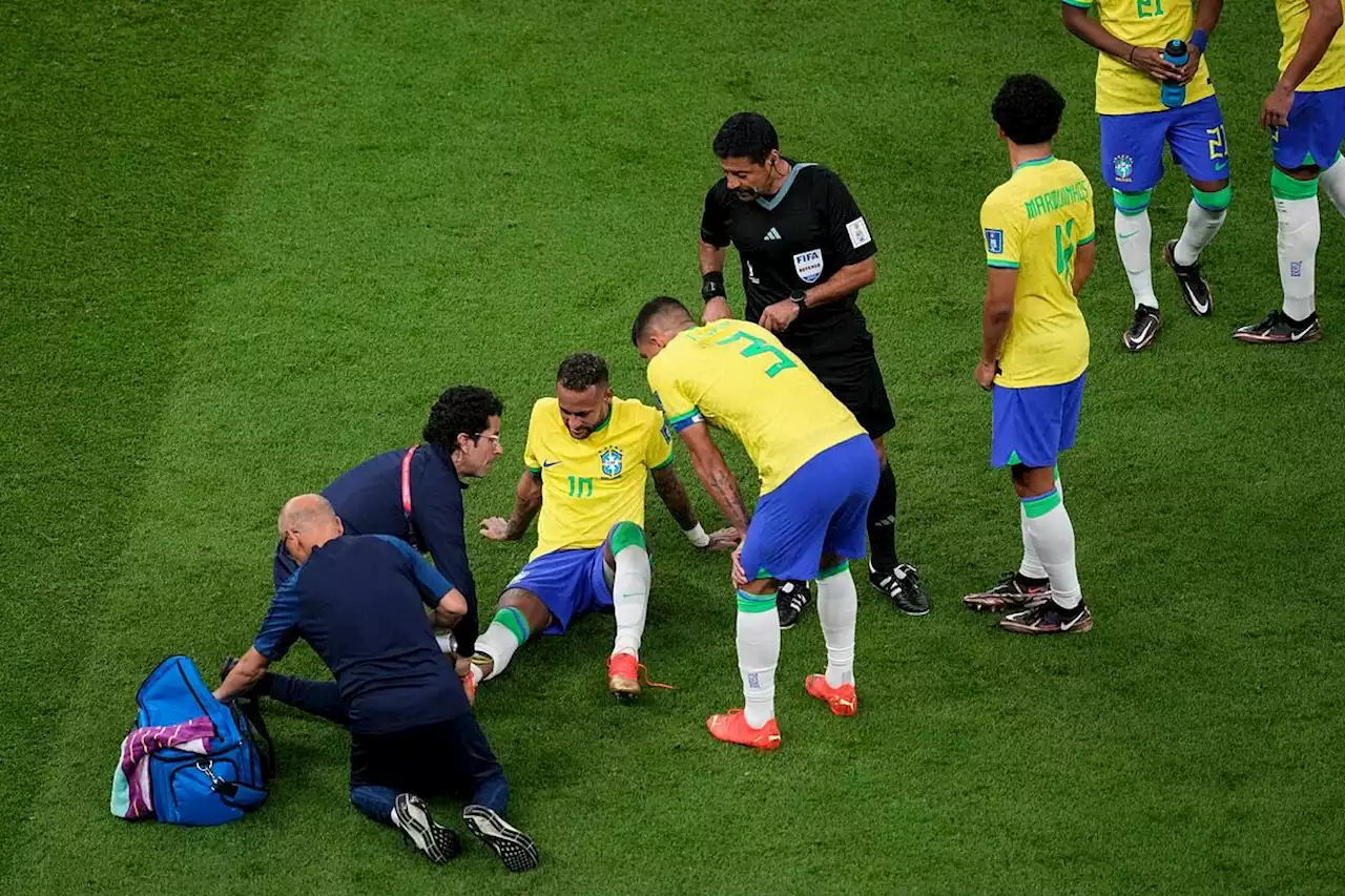 Neymar, baja confirmada de Brasil para el juego con Camerún