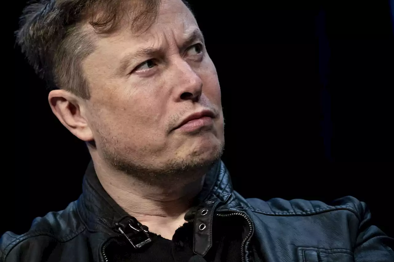 Elon Musk lays into Apple