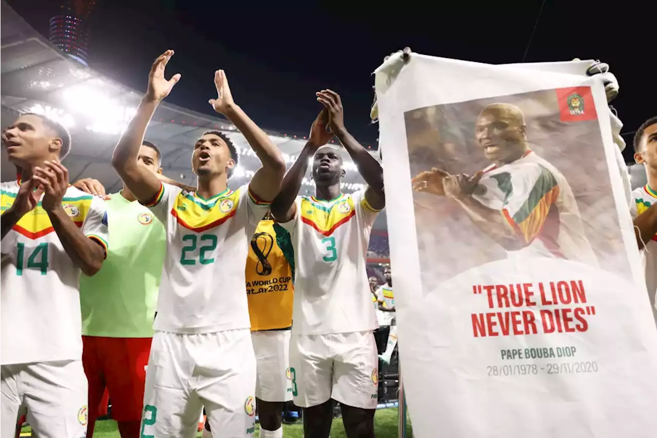 [Video] Senegaleses hicieron rito con un líquido antes de ganarle a Ecuador en el Mundial - Pulzo