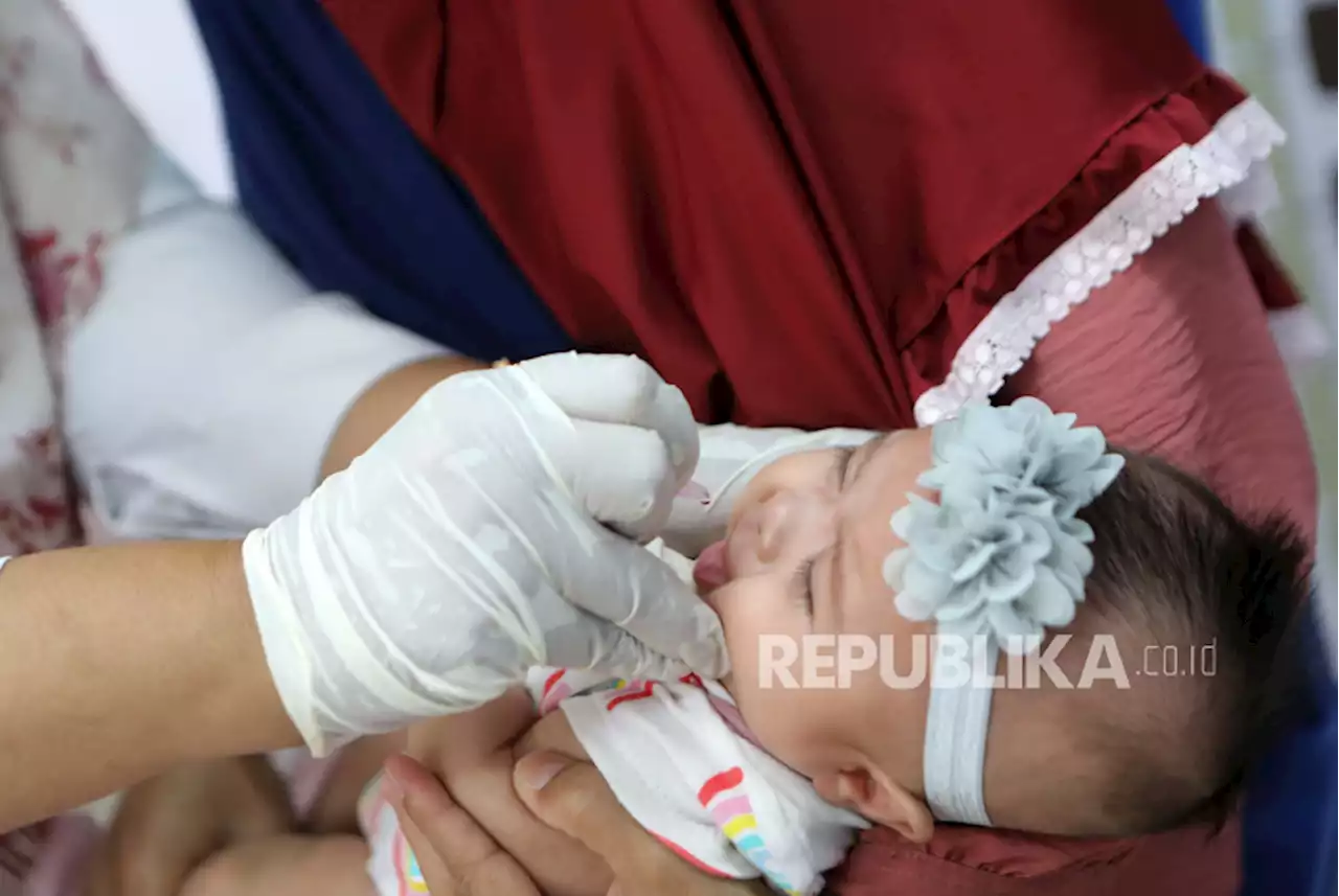 Kekebalan Anak Terhadap Virus Polio Tipe 2 Didapat dari Imunisasi Suntik |Republika Online