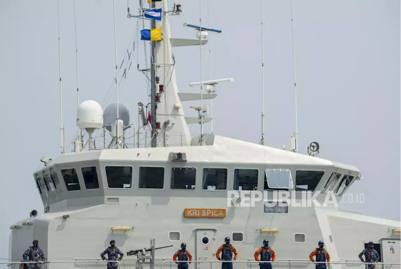 SAR Kerahkan 3 Kapal Pendeteksi Bawah Air untuk Cari Korban Kecelakaan Helikopter |Republika Online