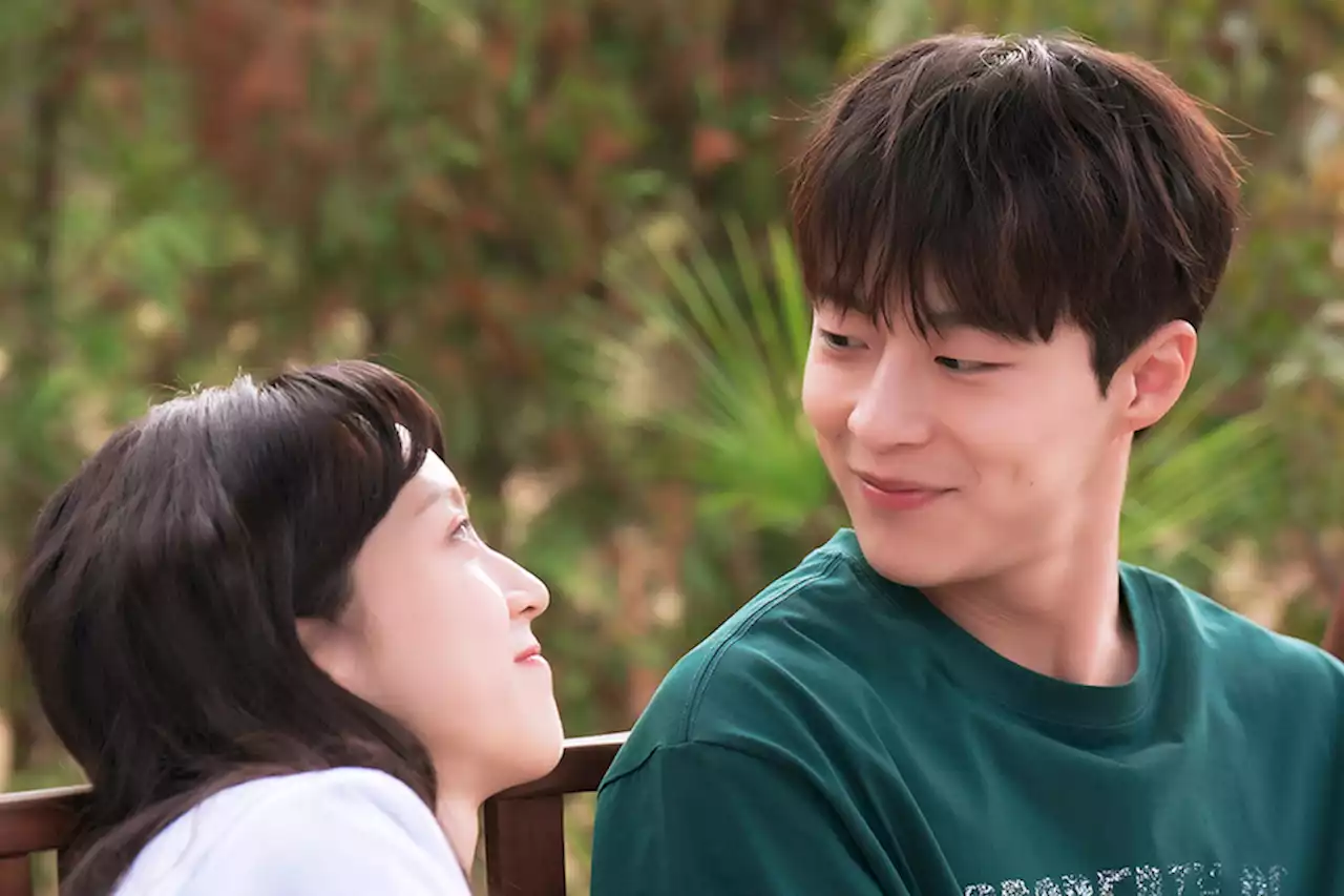 Han Ji Hyun And Bae In Hyuk Begin Their Heart-Fluttering Secret Relationship In “Cheer Up”