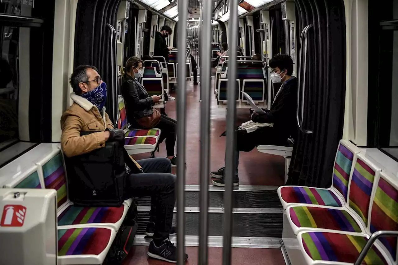 Covid-19 : Elisabeth Borne préconise de porter de nouveau le masque dans les transports en commun