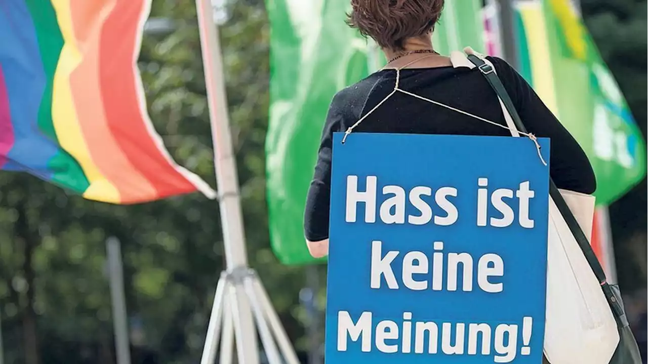 Es fehlt an konkreten Maßnahmen : Berliner Stiftung fordert mehr Tempo im Kampf gegen Rassismus und Antisemitismus